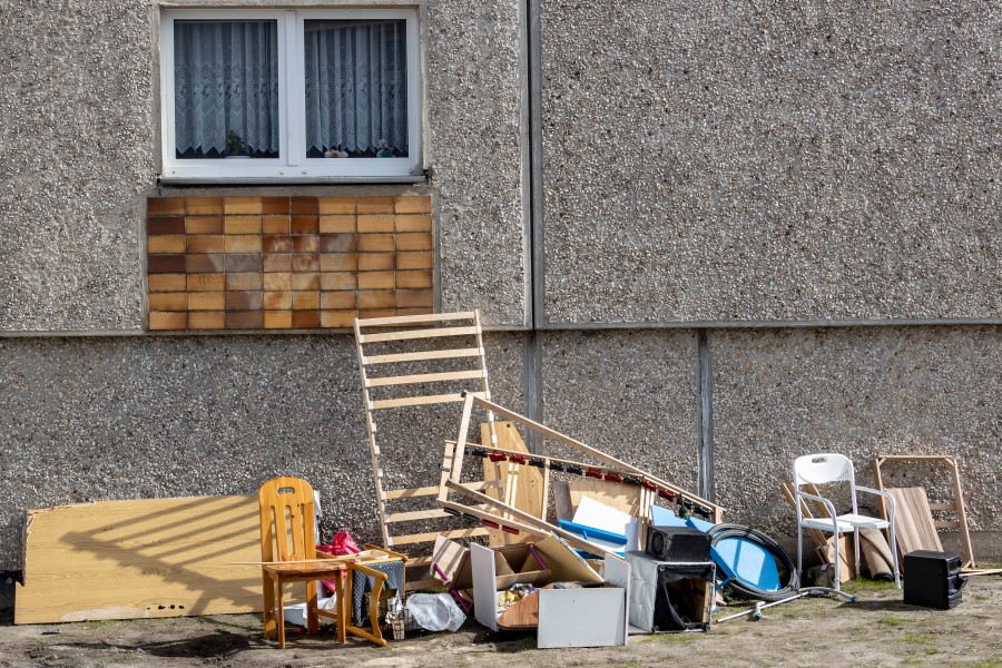 Einst war kein Sperrmüll in Helmstedt vor Saras Vater sicher. „Der Trödeltrupp“ bringt jetzt Ordnung in das Chaos. (Symbolbild)