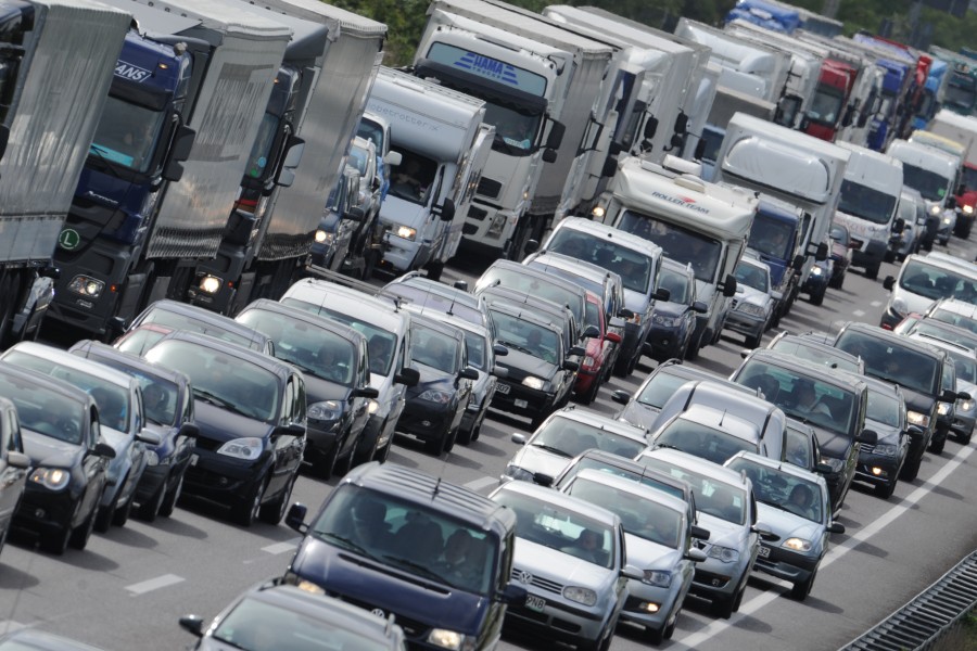 Vollsperrung auf der A2 bei Braunschweig! Durch einen Unfall staut es sich auf 8 Kilometern Richtung Hannover. (Archivbild)