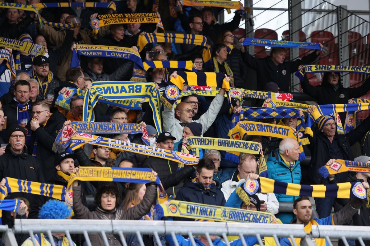 Eintracht-Braunschweig-Fans