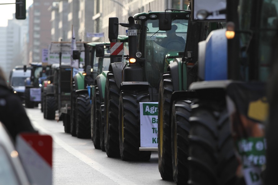 Am Donnerstagvormittag protestieren 15 Trecker und Lkws in Peine. (Archivbild)