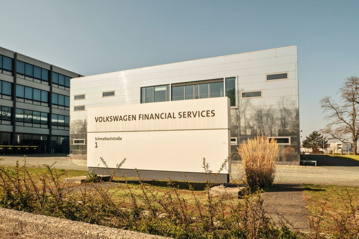 vw financial services.jpg