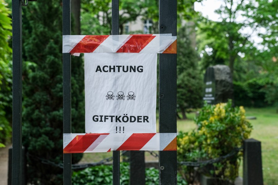 In vielen niedersächsischen Gebieten wird schon vor Giftködern gewarnt. Doch diese App soll jetzt noch mehr Haustierbesitzer warnen. (Archivbild)