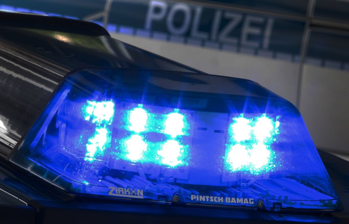 BLAULICHT POLIZEI_DUNKLEr showcase