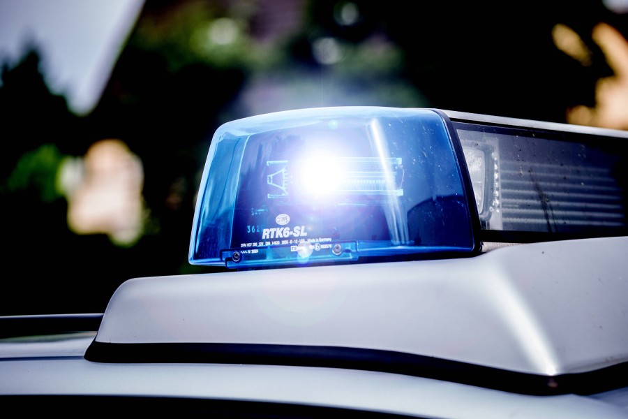 Die Braunschweiger Polizei sucht mit einem Phantombild nach einem Täter. (Symbolbild)