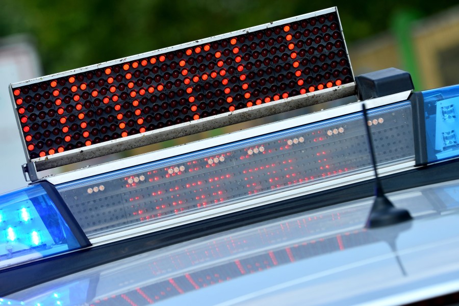 Im Kreis Wolfenbüttel krachten fünf Fahrzeuge auf der A36 zusammen. Die Polizei ermittelt. (Symbolbild)