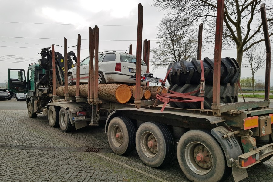 Dieses irre Gefährt fuhr über die A7 bei Göttingen! 