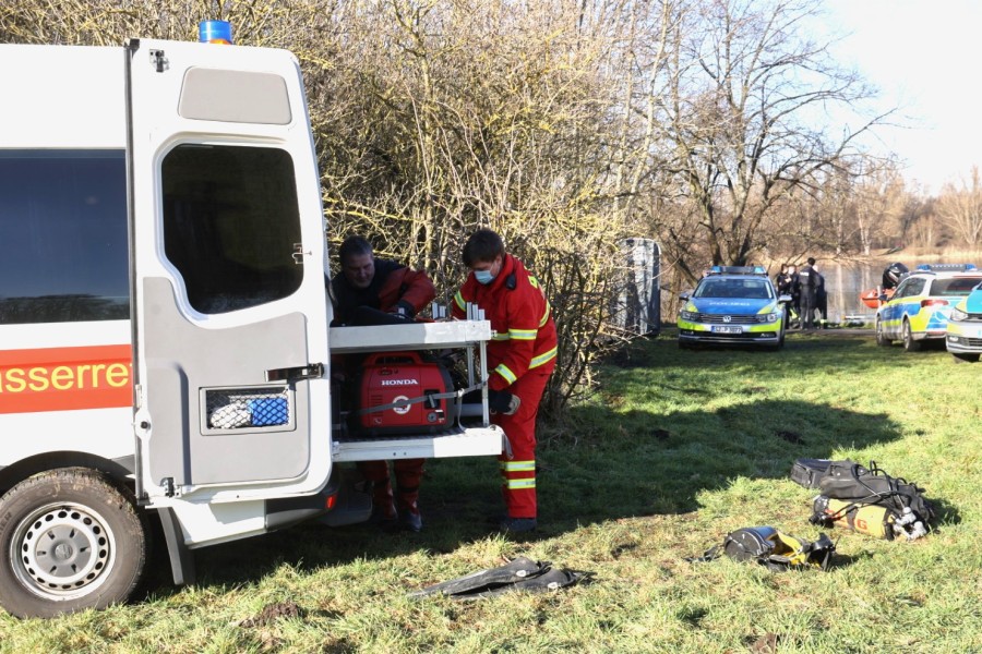 Auch die DLRG und Taucher der Salzgitter AG waren im Einsatz.