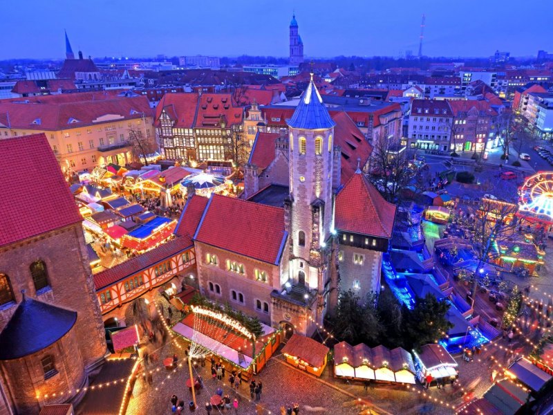 Weihnachtsmarkt Braunschweig Lichter.jpg