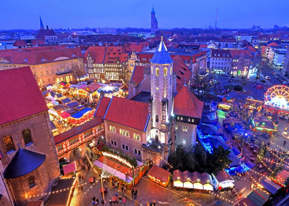 Weihnachtsmarkt Braunschweig Lichter.jpg