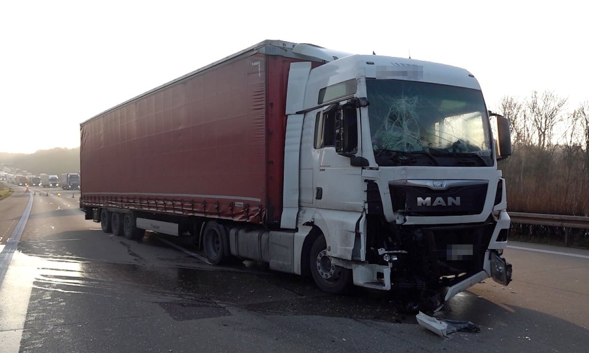 a2 lkw unfall helmstedt marienborn