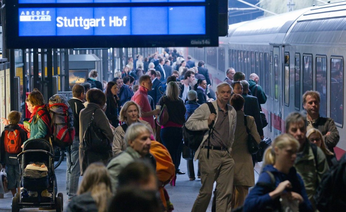 bahnhof passagiere