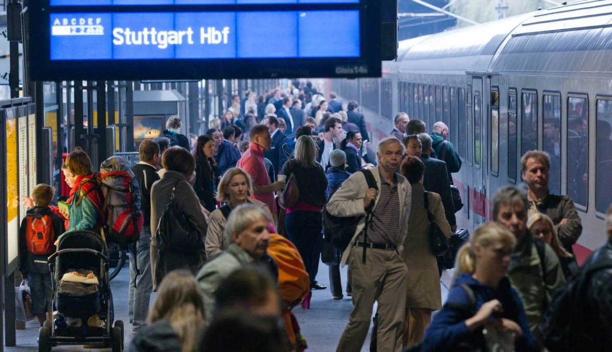 bahnhof passagiere