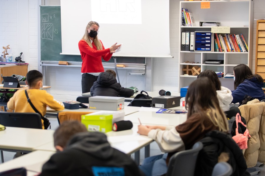 Schüler in Niedersachsen dürfen auch eine OP-Maske tragen. (Symbolbild)