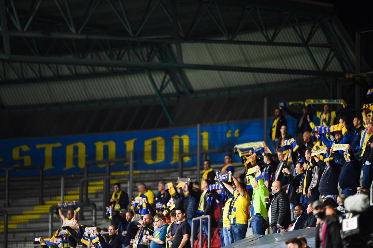 eintracht braunschweig fans tribüne stadion corona impfung viktoria berlin