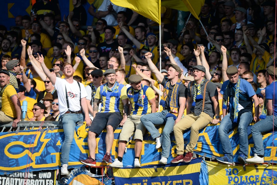 Nicht alle Fans von Eintracht Braunschweig teilen die Kritik der Ultras. (Archivbild)