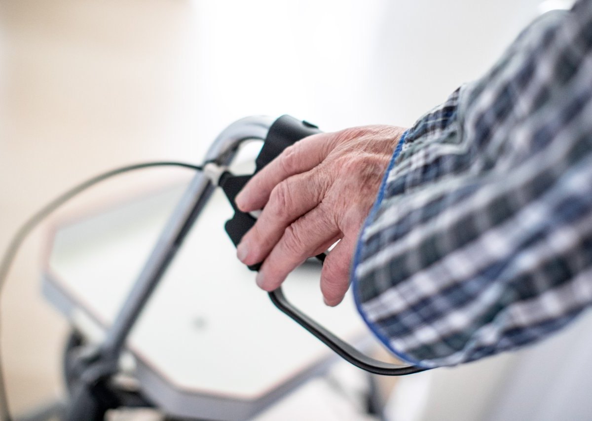 gifhorn mann alter rentner rollator enkeltrick