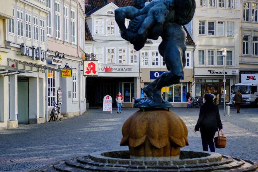 Blick in die mÃ¤ÃŸig frequentierte SchuhstraÃŸe. Trotz der ffnung zahlreicher EinzelhandelsgeschÃ¤fte unter strengen HygienemaÃŸnahmen sind nur wenige Menschen in der Innenstadt unterwegs., Die Kitas in Braunschweig sind wieder offen. (Symbolbild)