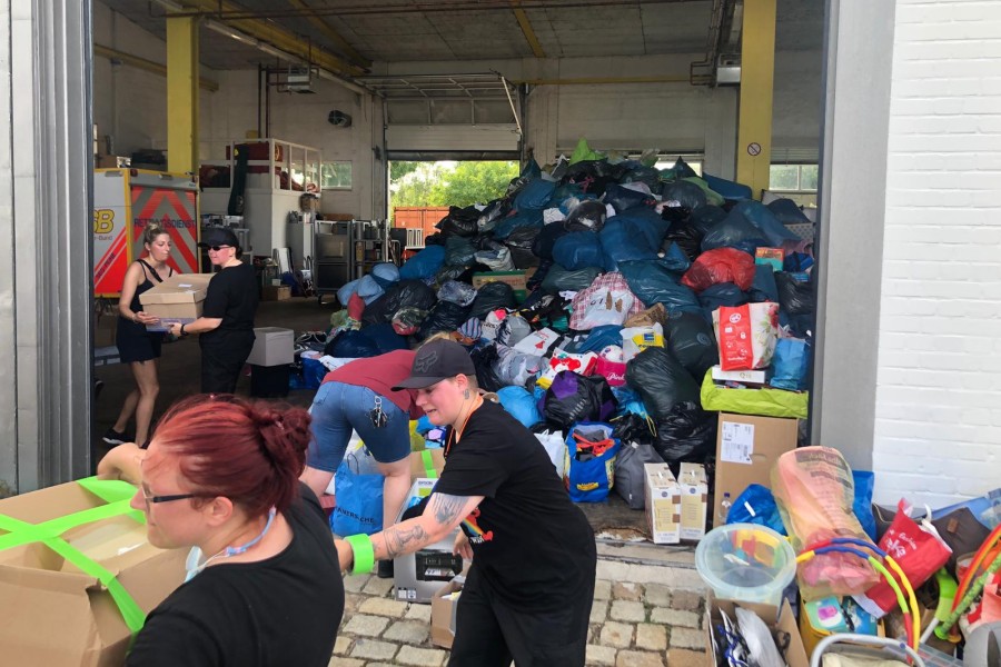 Die Helfer in Peine waren überwältigt. So viele Spenden kamen zusammen...