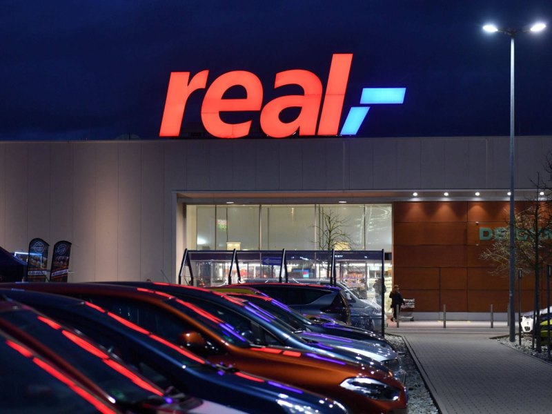 real markt logo abend nacht dach schnee helmstedt