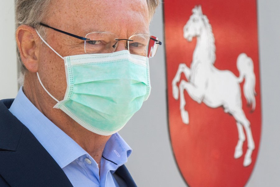 „Wir sehen deutlich, dass wir in der dritten Welle sind“, sagte Ministerpräsident Stephan Weil am Dienstag nach dem Gipfel von Bund und Ländern. Voraussichtlich stiegen die Corona-Infektionszahlen auch im April noch weiter an. (Archivbild)