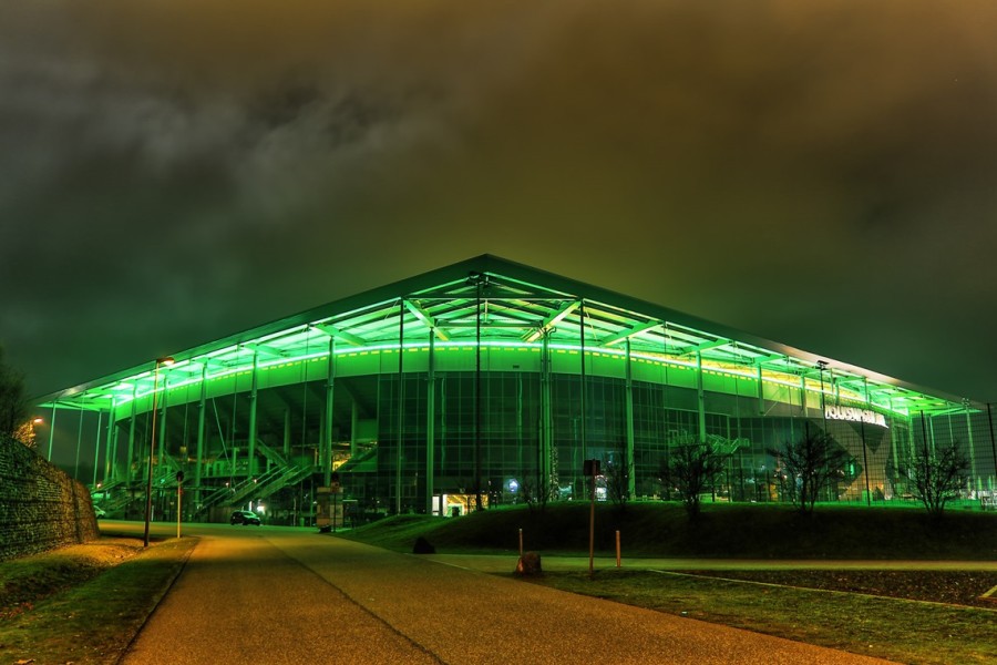 An der Volkswagen-Arena gab es vier Festnahmen. (Symbolbild)