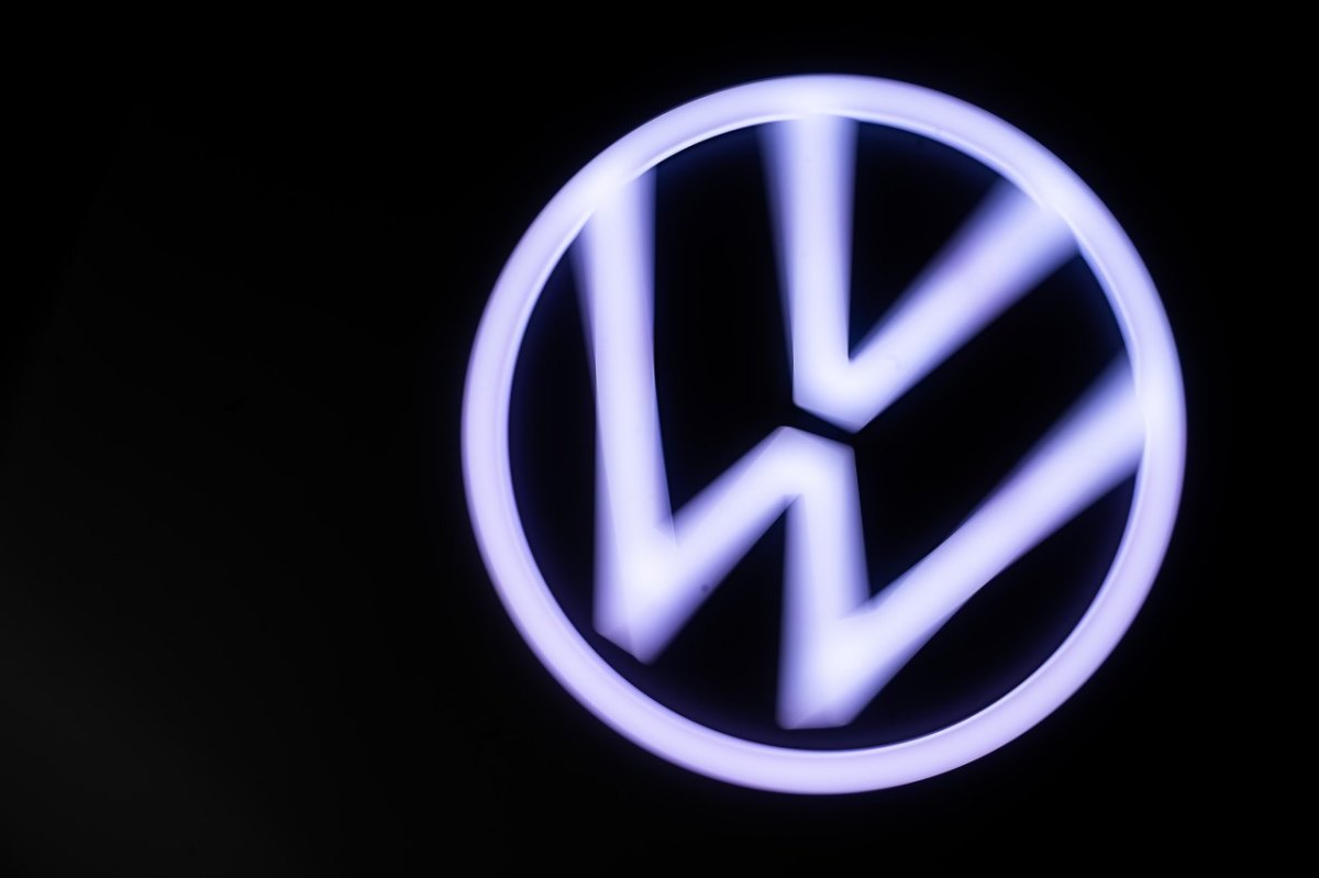 vw logo schwarz weiß