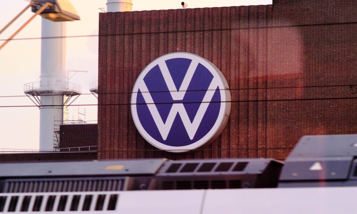 vw logo werk wolfsburg mangel