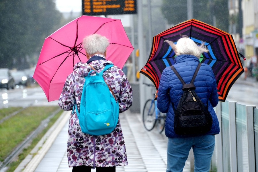 Das Wetter in Niedersachsen bringt Regen und Wind mit sich. Die Sonne zeigt sich nur punktuell. (Symbolbild)