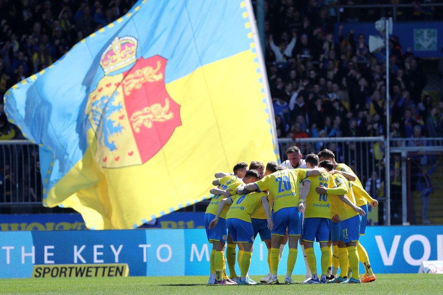 Eintracht Braunschweig erwartet den 1. FC Magdeburg zum Kracher-Spiel am Freitagabend.  (Archivbild)