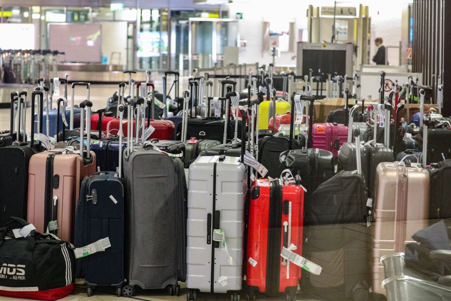 Gestrandete Koffer am Flughafen Hannover. 