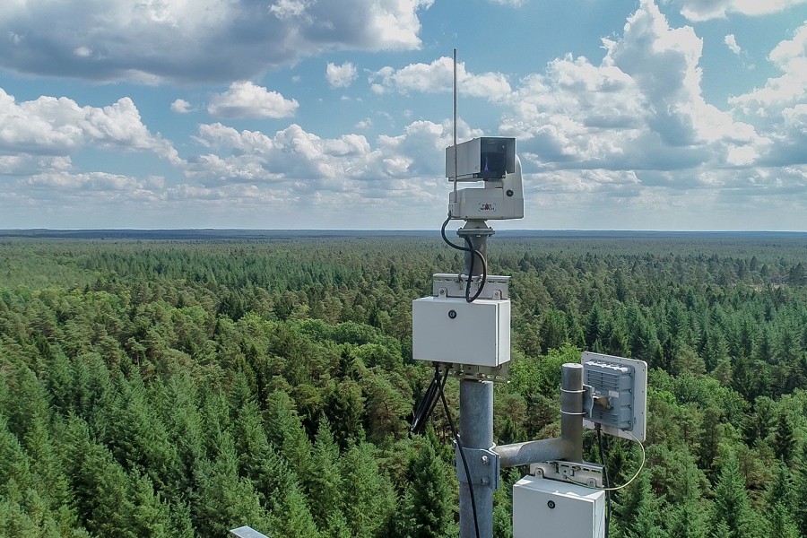 Mit Rundumblick-Kameras sollen Waldbrände in Niedersachsen frühzeitig erkannt werden. 