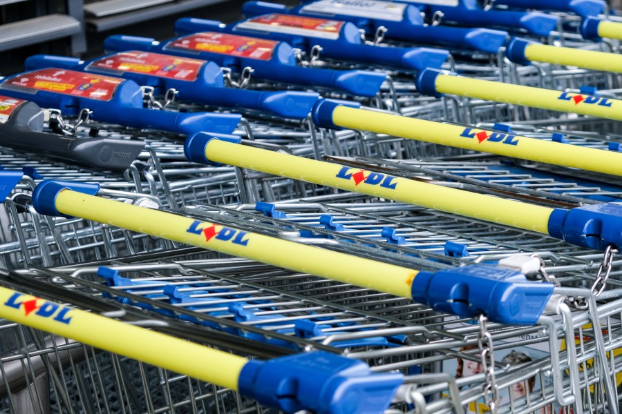 In einem Einkaufswagen bei Lidl in Braunschweig lag ein prallgefülltes Portemonnaie. (Symbolbild)