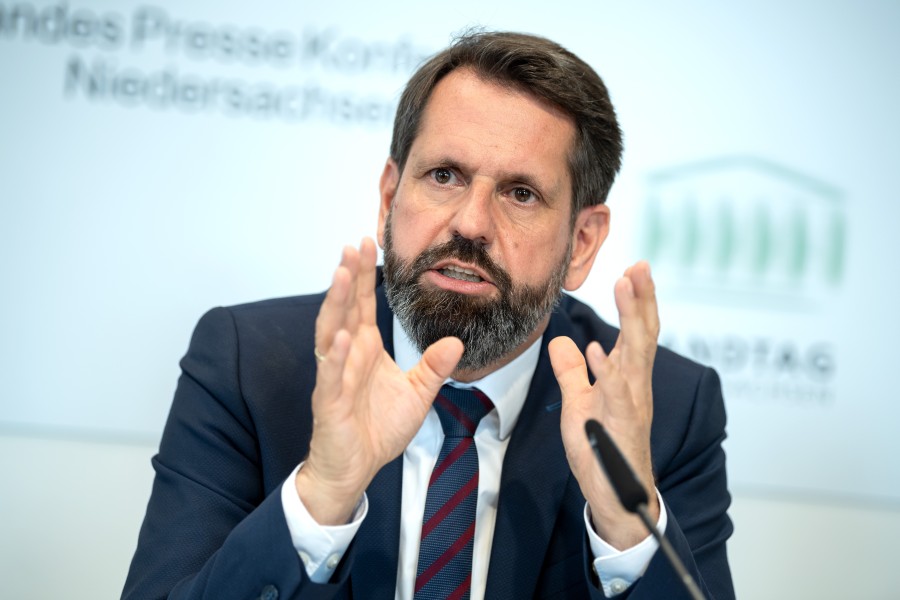 Minister Lies findet: Tankrabatt streichen, wenn er nicht bei Bürgern ankommt! (Archivbild)