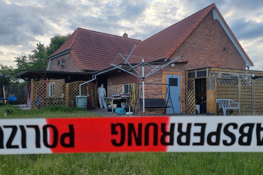 In diesem Haus in der Region Hannover wurde das Ehepaar tot aufgefunden.