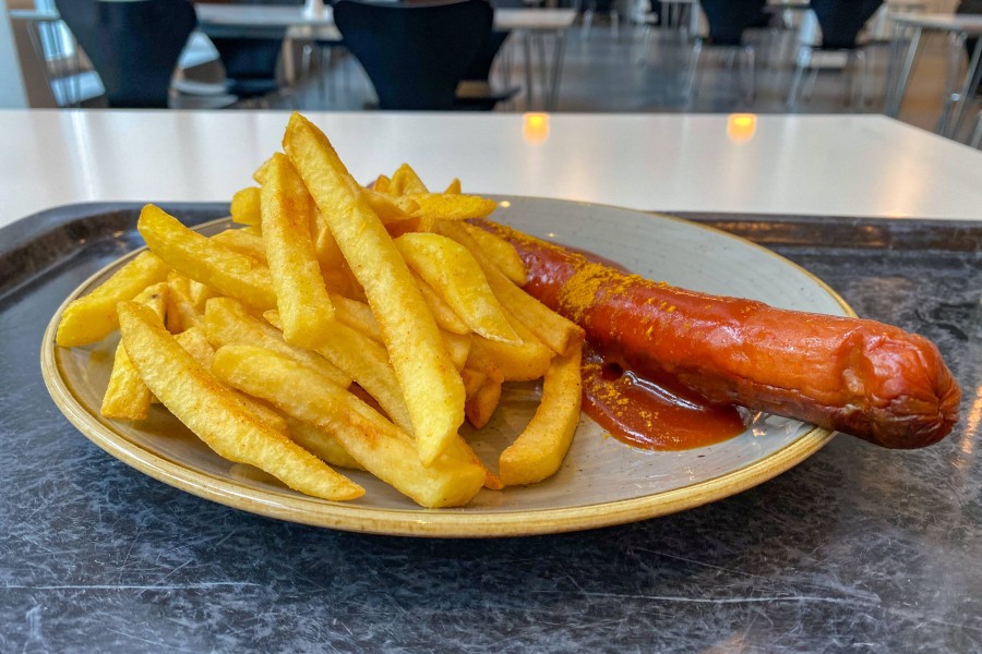 Immer wieder Currywurst-Ärger bei VW! Dabei bleibt auch die originale Version in 66 von 67 Konzern-Kantinen erhalten... (Symbolbild)