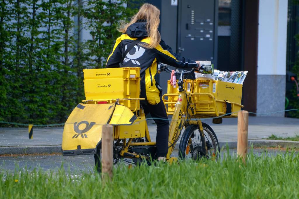 Deutsche Post Braunschweig Zustellerin