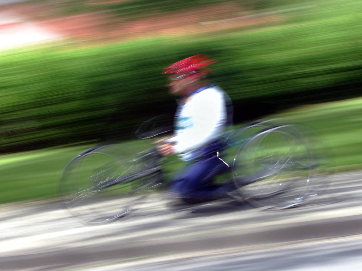 Ein Handbike-Fahrer wurde bei einem Unfall in Braunschweig schwer verletzt! (Symbolbild)