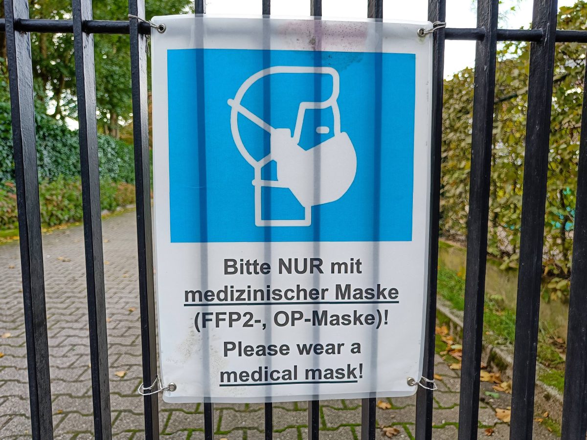 Maskenpflicht Schild