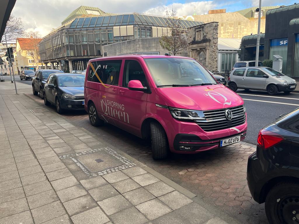 Der "Shopping Queen"-Bus ist wieder in Braunschweig unterwegs