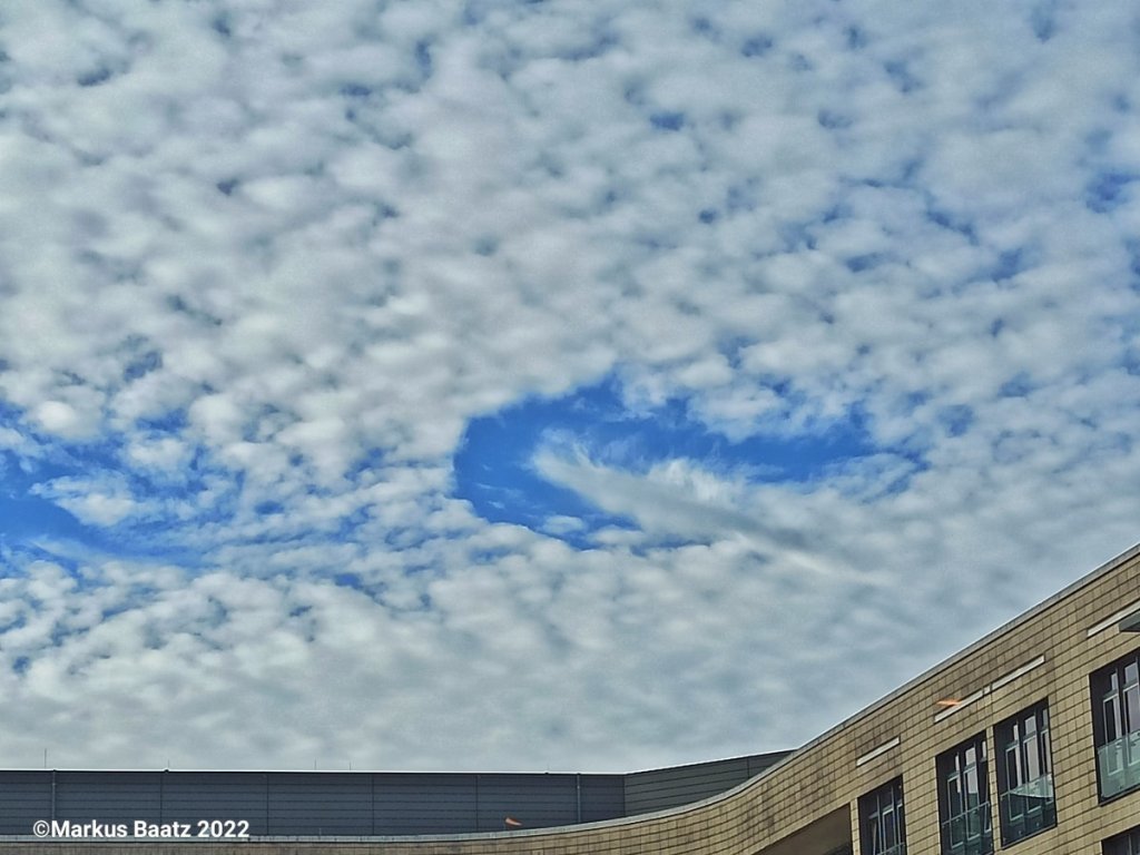 In Niedersachsen hat das Wetter für ein seltenes Naturschauspiel am Himmel gesorgt.