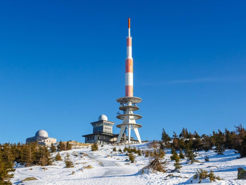 Ein Kamerateam hat sich auf den Weg zum Brocken im Harz gemacht – in spannender Mission.
