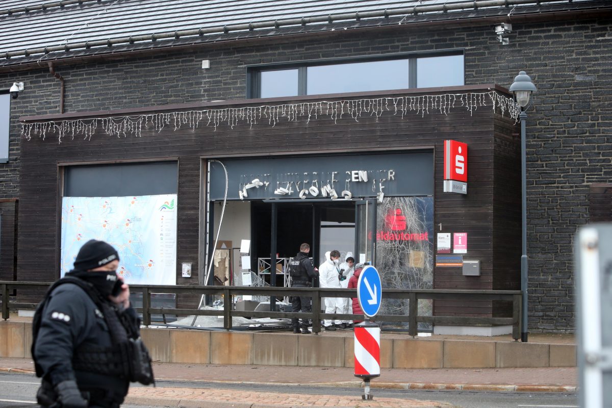Automatensprenger lÃ¶sten in Harz einen GroÃŸeinsatz der Polizei aus.