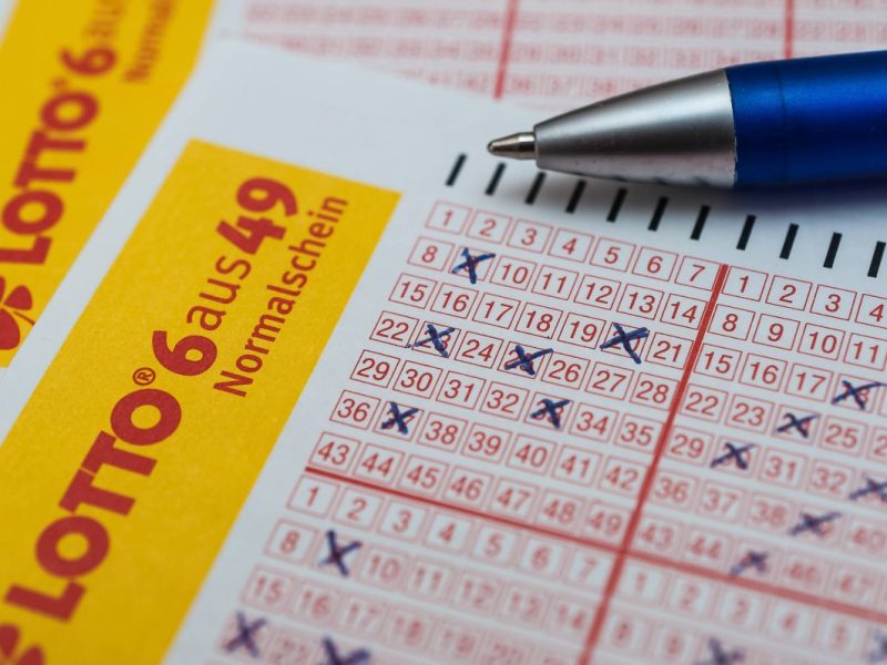 Drei Niedersachsen haben im Lotto gewonnen.