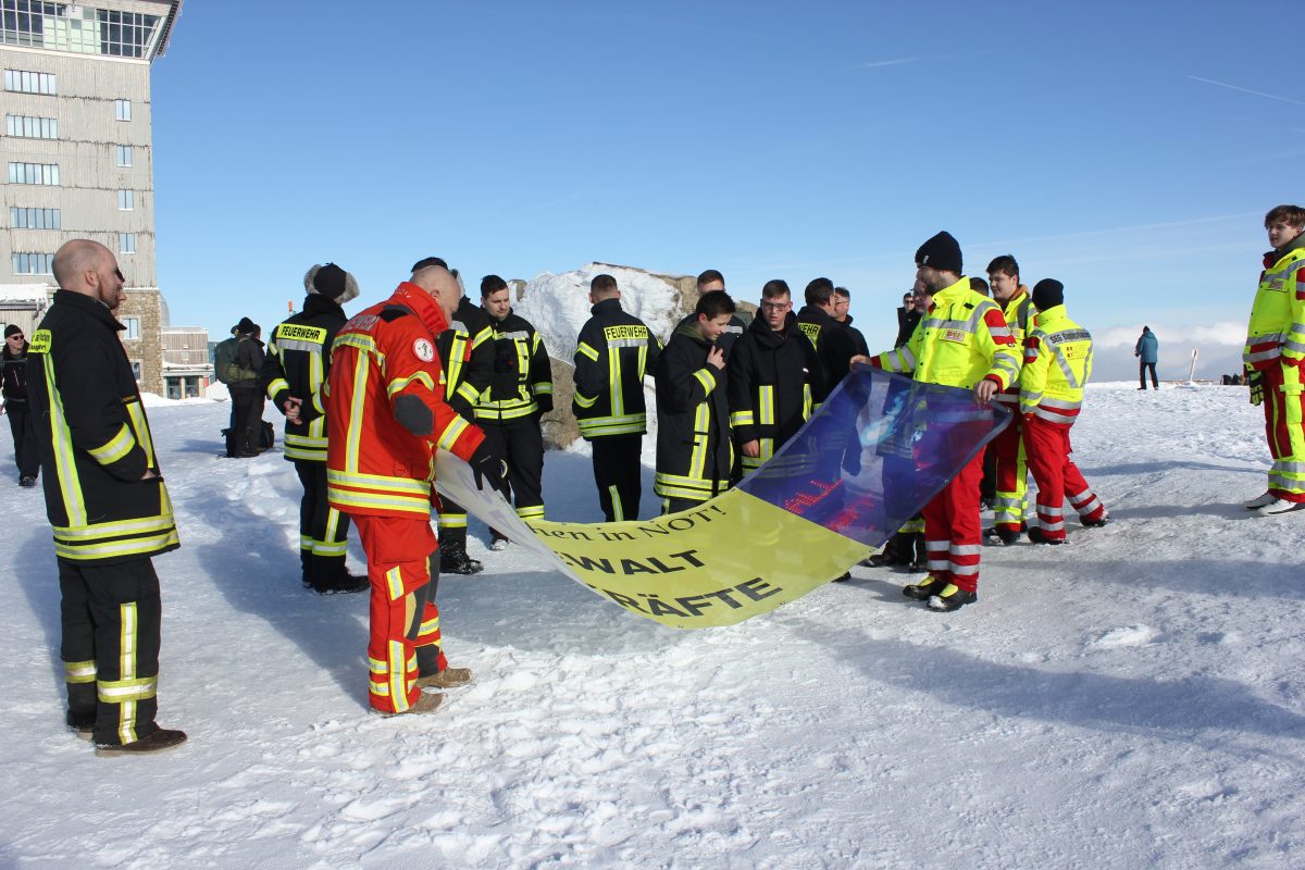 Flashmob auf dem Brocken im Harz! Die Aktion hat einen ernsten Hintergrund.