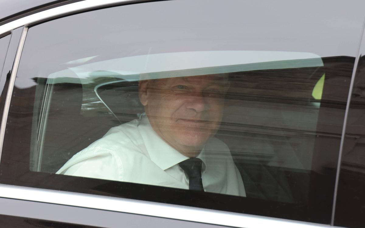 Mit welchem Dienstwagen Olaf Scholz sich zu VW traut, war vorher unklar.