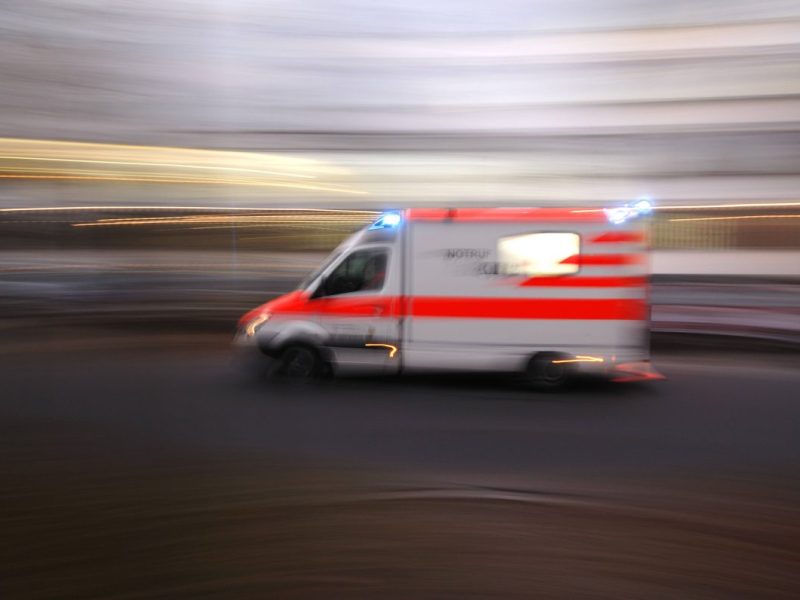 Braunschweig schnell fahrender Rettungswagen