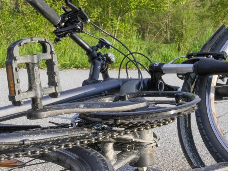 Fahrrad liegt am Boden