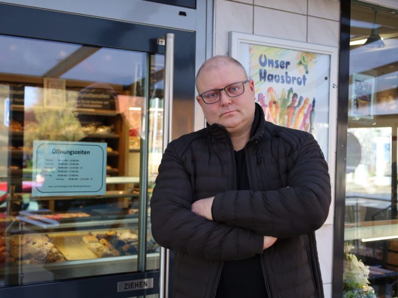 Salzgitter: Fiese Farb-Attacke auf Bäckerei! Betreiber fassungslos – „Warum bei uns?“