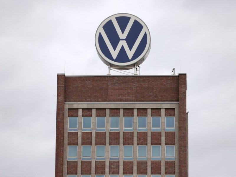 VW zieht die Zügel an – neue Regelung betrifft Tausende Mitarbeiter