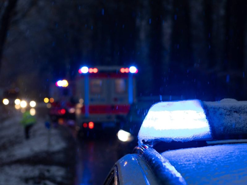 Ein 18-Jähriger ist bei einem Glätte-Unfall im Harz ums Leben gekommen. Der junge Mann hatte offenbar keine Chance.